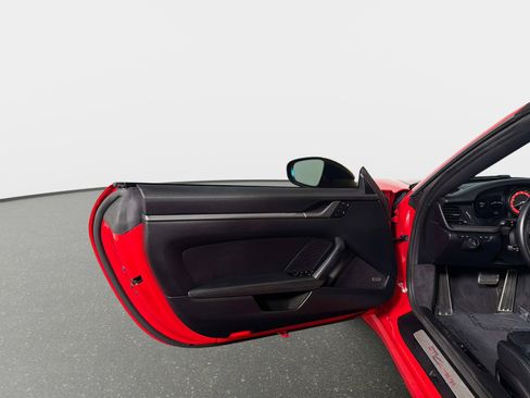 Used 2022 Porsche 911 Carrera RWD image 30
