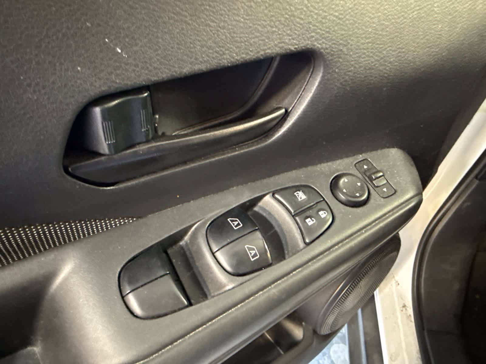 Used 2020 Nissan Kicks S FWD image 17