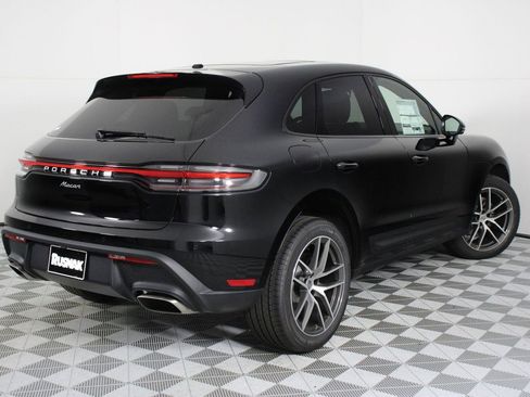 New 2026 Porsche Macan image 7