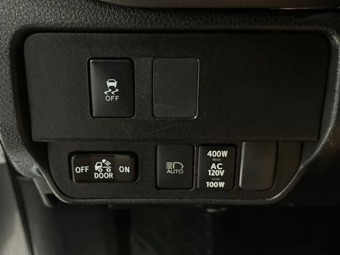 Used 2020 Toyota Tacoma TRD Off-Road AWD/4WD image 33