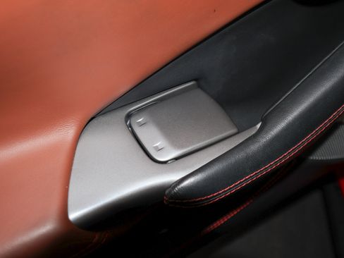 Used 2019 Ferrari Portofino RWD image 20