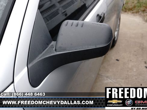 Used 2010 Ford Focus SE image 10