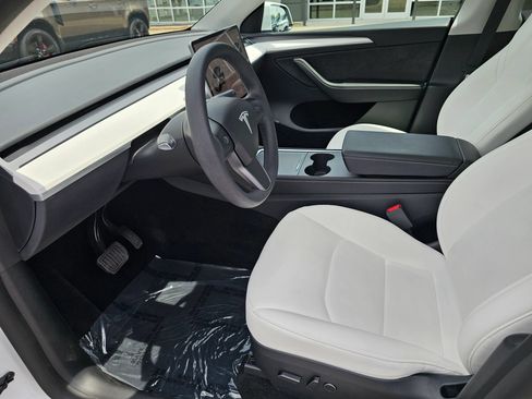 Used 2023 Tesla Model Y Long Range AWD/4WD image 11
