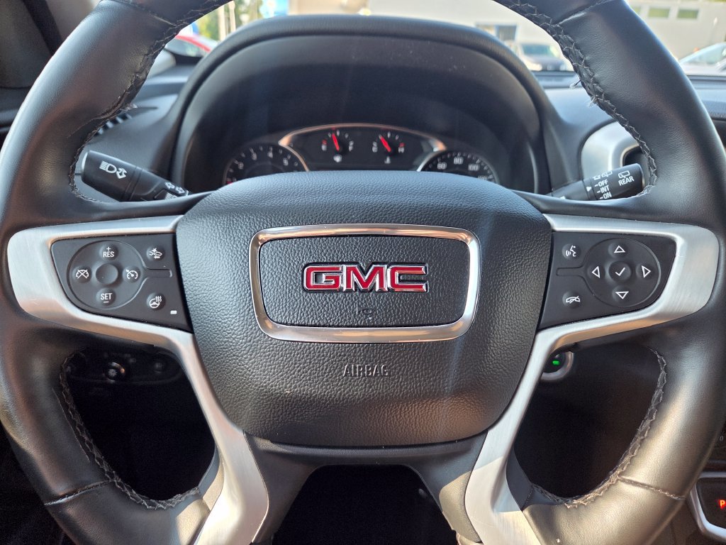 Used 2024 GMC Terrain SLT AWD/4WD image 27