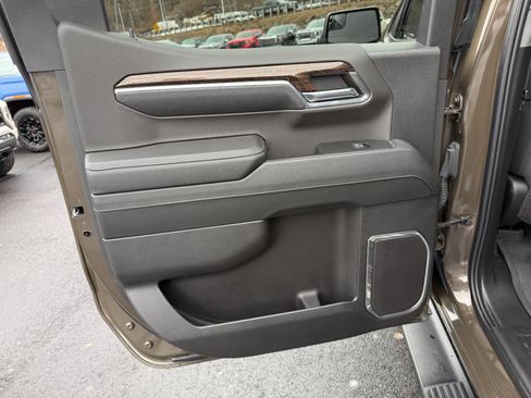 Used 2024 GMC Sierra 1500 Elevation w/ LPO, Elevation Black Package image 17