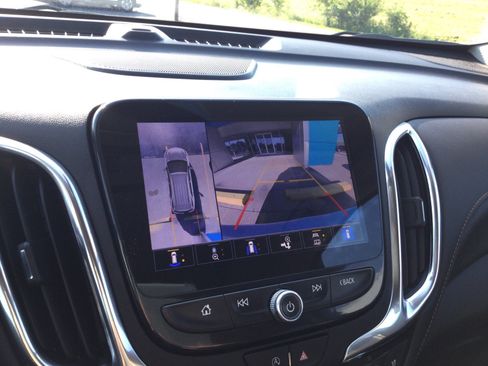 Used 2024 Chevrolet Equinox Premier AWD/4WD image 25