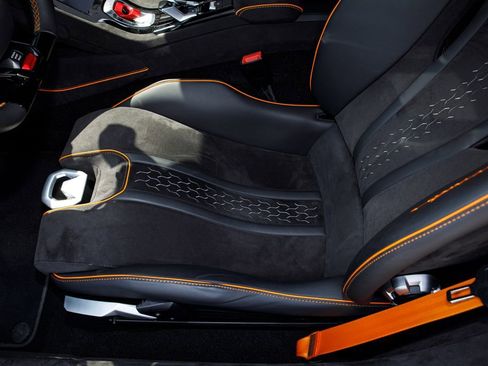 Used 2023 Lamborghini Huracan Sterrato image 17