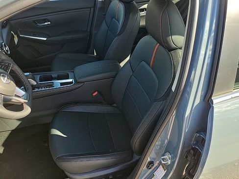 New 2025 Nissan Sentra SR w/ SR Premium Package FWD image 18