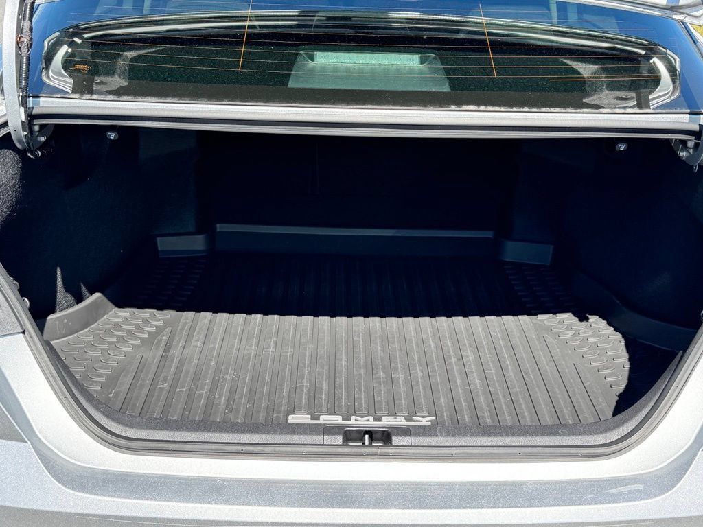 Used 2025 Toyota Camry LE FWD image 33