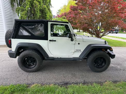Used 2017 Jeep Wrangler Sport w/ Quick Order Package 24S AWD/4WD image 8