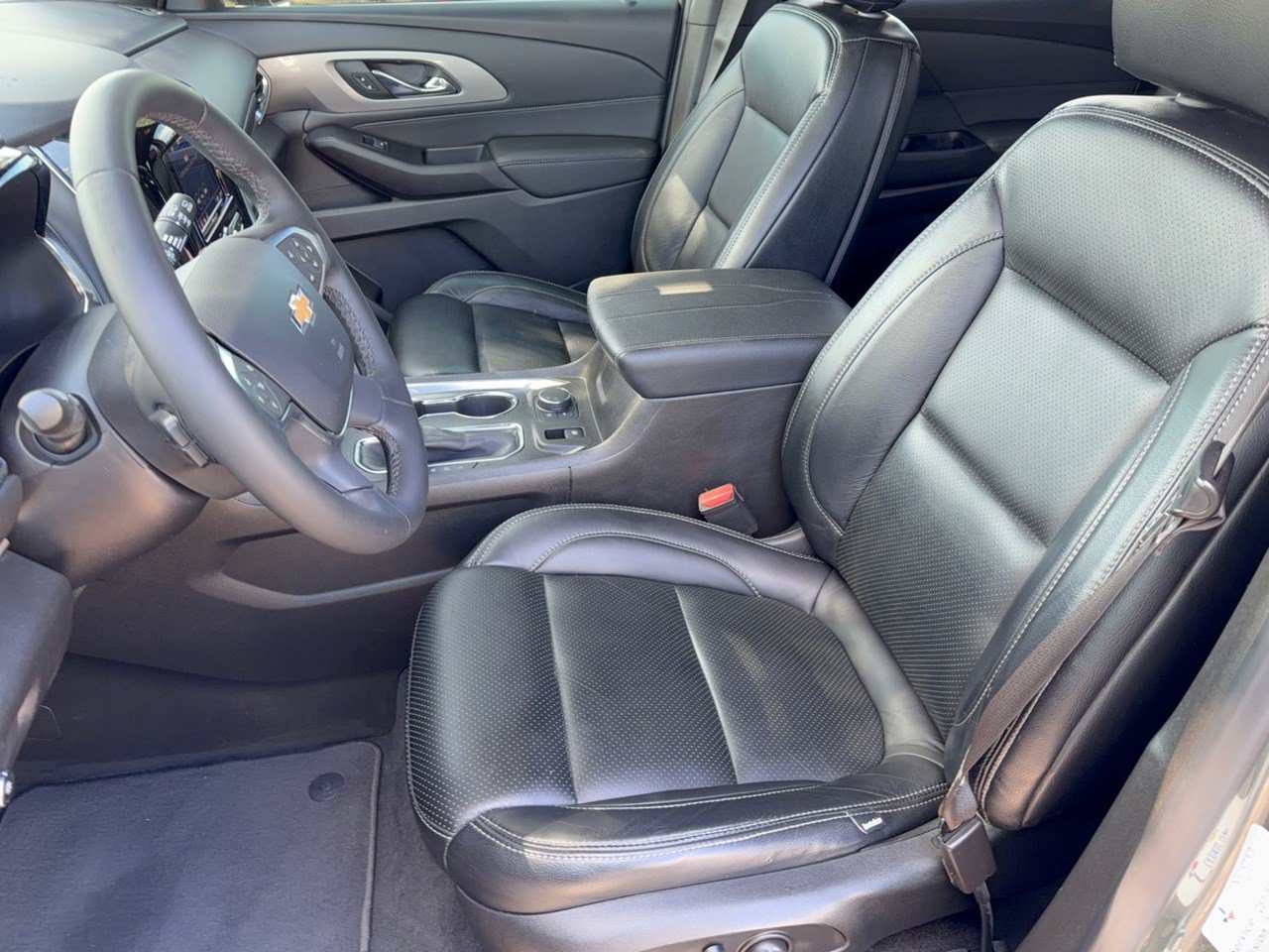 Used 2023 Chevrolet Traverse LT FWD image 5