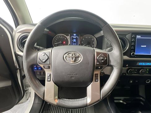 Used 2022 Toyota Tacoma SR5 w/ Technology Package RWD image 17