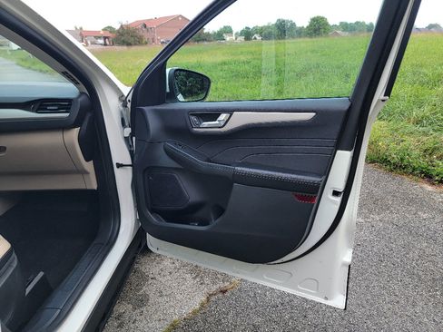 Used 2022 Ford Escape SEL FWD image 32