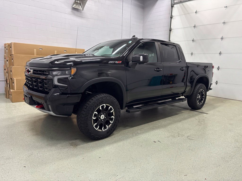 Used 2023 Chevrolet Silverado 1500 ZR2 w/ Technology Package AWD/4WD image 9