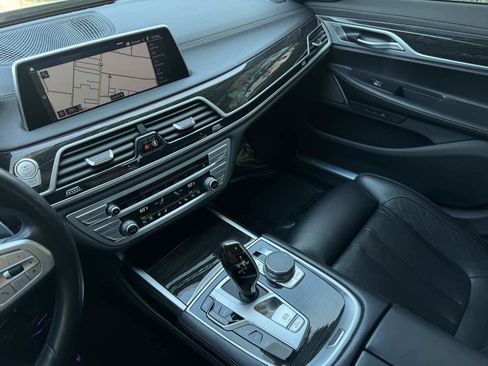 Used 2020 BMW 740i w/ M Sport Package RWD image 18