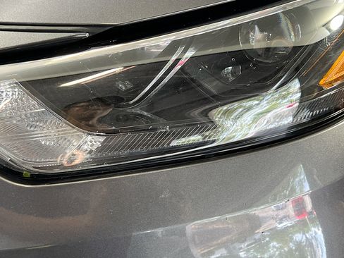 Used 2023 Toyota Highlander XLE image 12