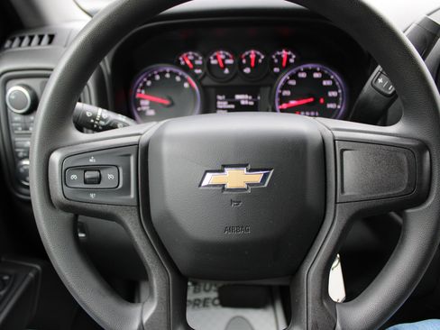 Used 2020 Chevrolet Silverado 1500 Custom w/ Custom Convenience Package image 17