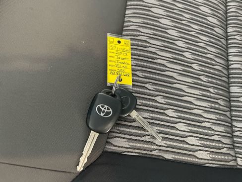 Certified 2019 Toyota Tundra SR5 AWD/4WD image 26