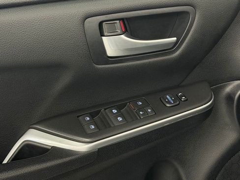 Used 2015 Toyota Camry SE image 12