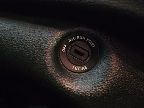 Used 2020 Jeep Cherokee Latitude FWD image 17