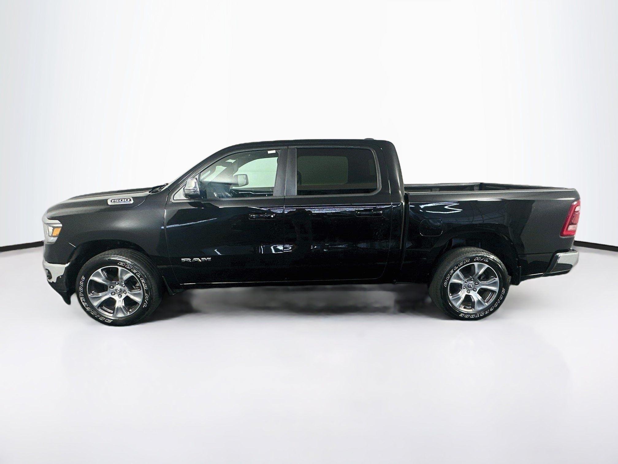 Used 2023 RAM 1500 Laramie AWD/4WD image 4