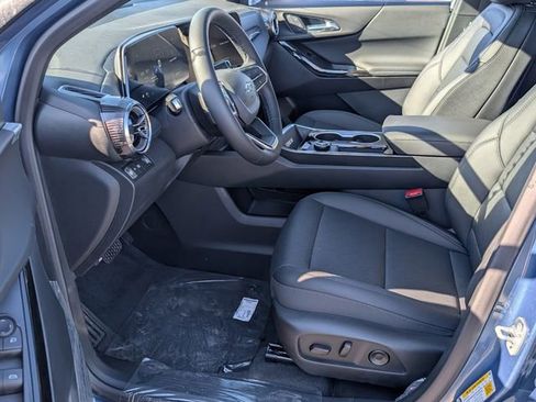 New 2026 Chevrolet Equinox LT w/ Convenience Package II FWD image 4