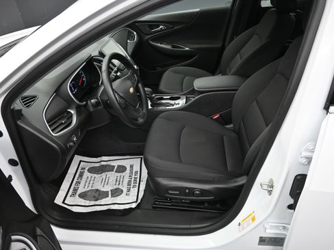 Used 2024 Chevrolet Malibu RS FWD image 21