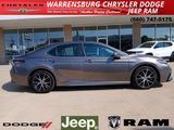 Used 2024 Toyota Camry SE image 2