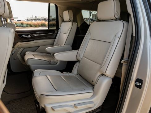 Used 2021 GMC Yukon XL Denali image 45