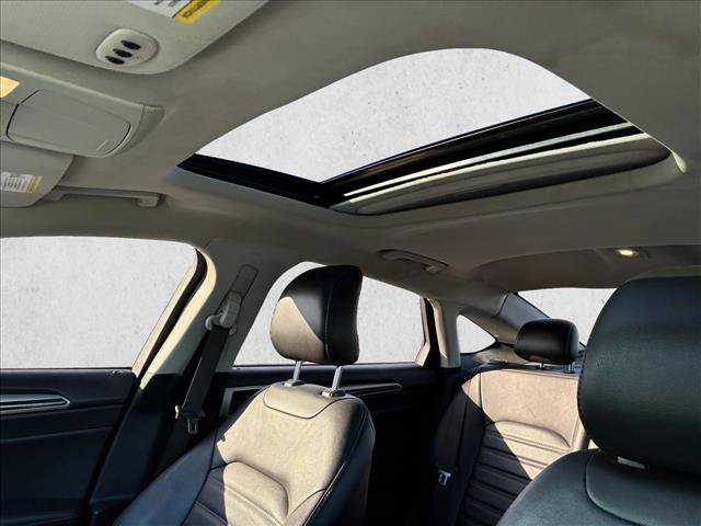 Used 2015 Ford Fusion SE w/ Equipment Group 202A FWD image 11