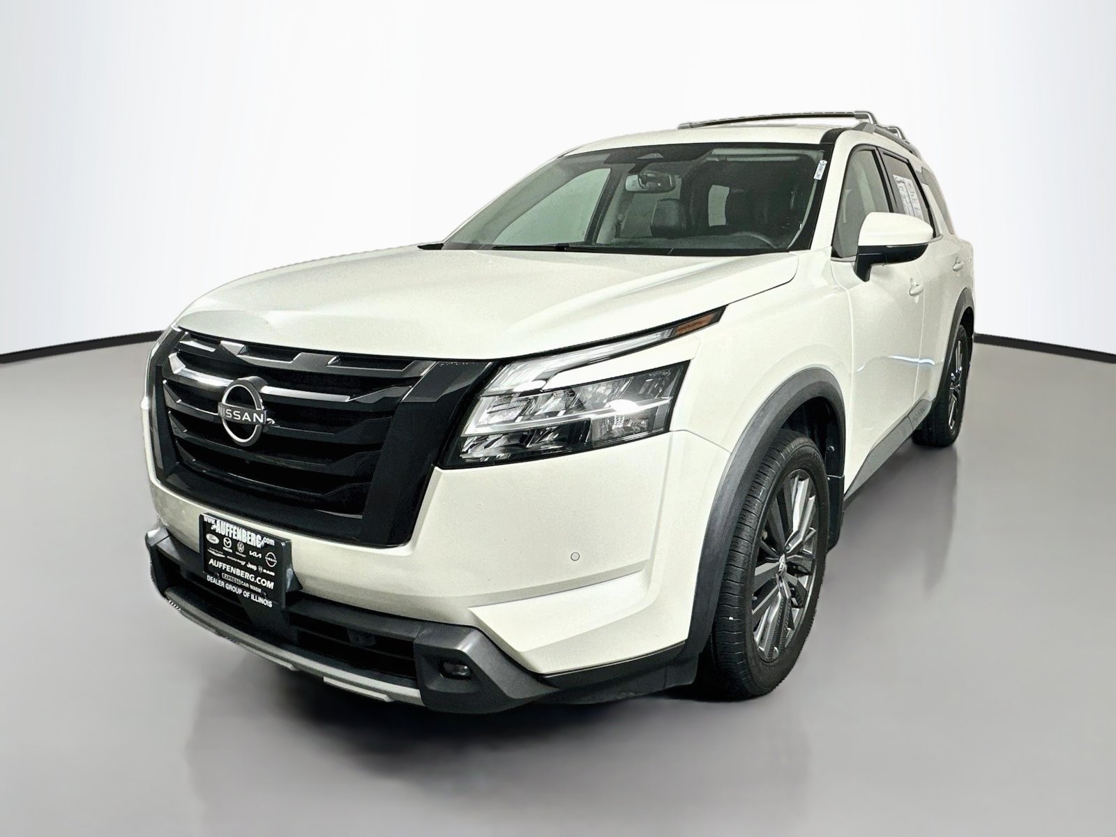 Certified 2022 Nissan Pathfinder SL w/ SL Premium Package FWD image 3