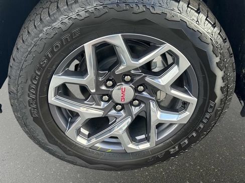 New 2026 GMC Sierra 1500 SLT w/ SLT Premium Package AWD/4WD image 10