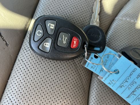 Used 2016 GMC Acadia Denali FWD image 42