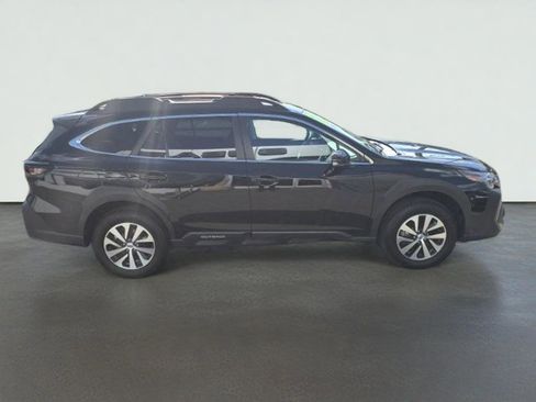 Used 2025 Subaru Outback Premium AWD/4WD image 27