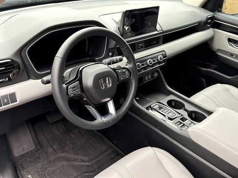 Certified 2025 Honda Pilot EX-L image 10