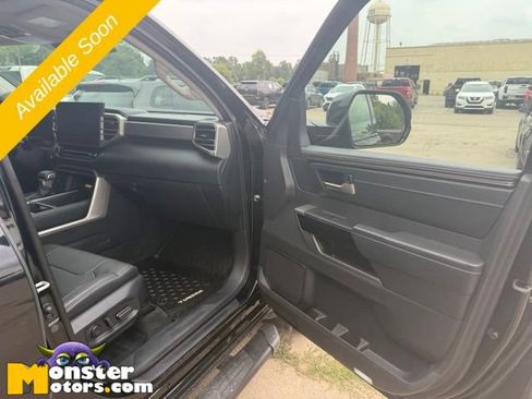 Used 2024 Toyota Tundra Limited AWD/4WD image 12