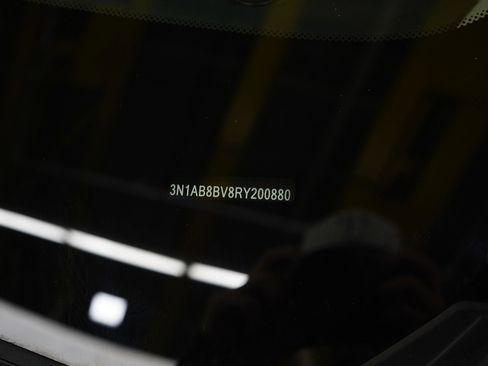 Used 2024 Nissan Sentra S image 23