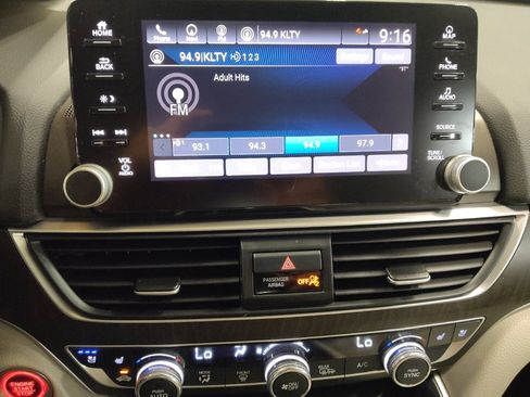 Used 2018 Honda Accord Touring image 25