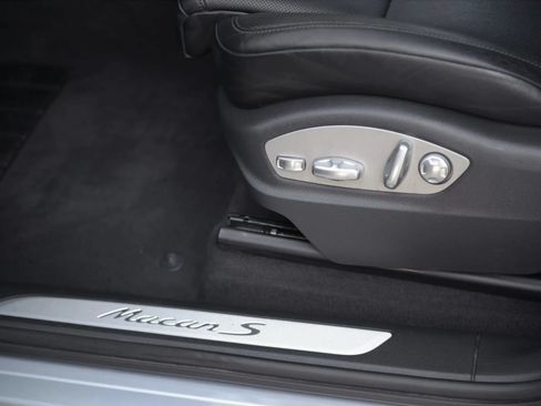 Used 2015 Porsche Macan S AWD/4WD image 48