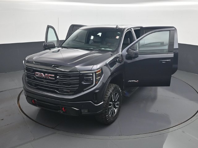 Used 2023 GMC Sierra 1500 AT4 w/ AT4 Premium Package AWD/4WD image 30