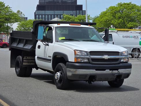 Used 2004 Chevrolet Silverado 3500 4x4 Regular Cab w/ Snow Plow Prep Package image 4