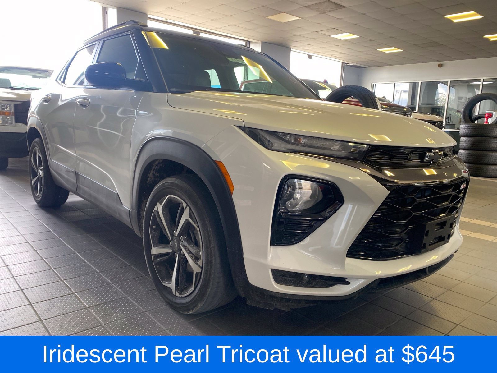Used 2022 Chevrolet TrailBlazer RS w/ Convenience Package FWD image 3