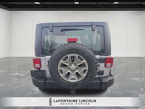 Used 2015 Jeep Wrangler Rubicon w/ Power Convenience Group image 6