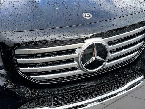 Used 2025 Mercedes-Benz GLB 250 w/ Exclusive Package image 29