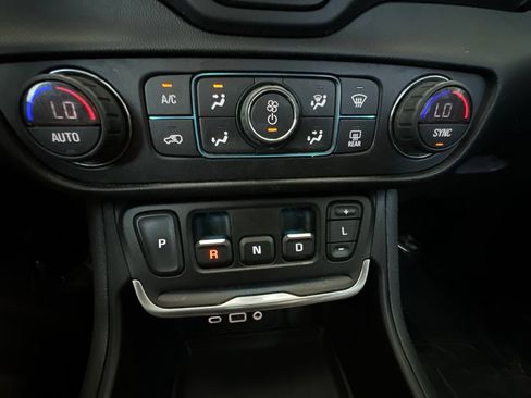 Used 2020 GMC Terrain SLT AWD/4WD image 29