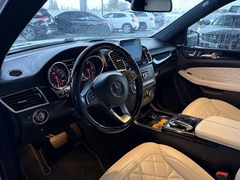 Used 2018 Mercedes-Benz GLS 550 4MATIC image 2