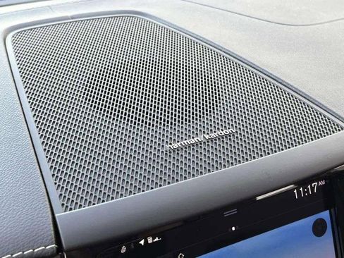 Used 2020 Volvo XC60 T5 R-Design w/ Protection Package Premier image 31