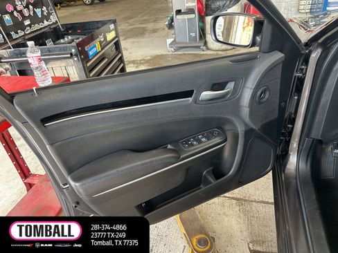 Used 2023 Chrysler 300 Touring w/ Sport Appearance Package RWD image 7