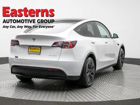 Used 2021 Tesla Model Y Long Range AWD/4WD image 5