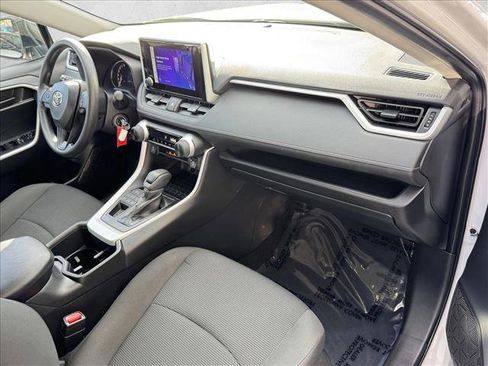 Certified 2025 Toyota RAV4 LE image 15